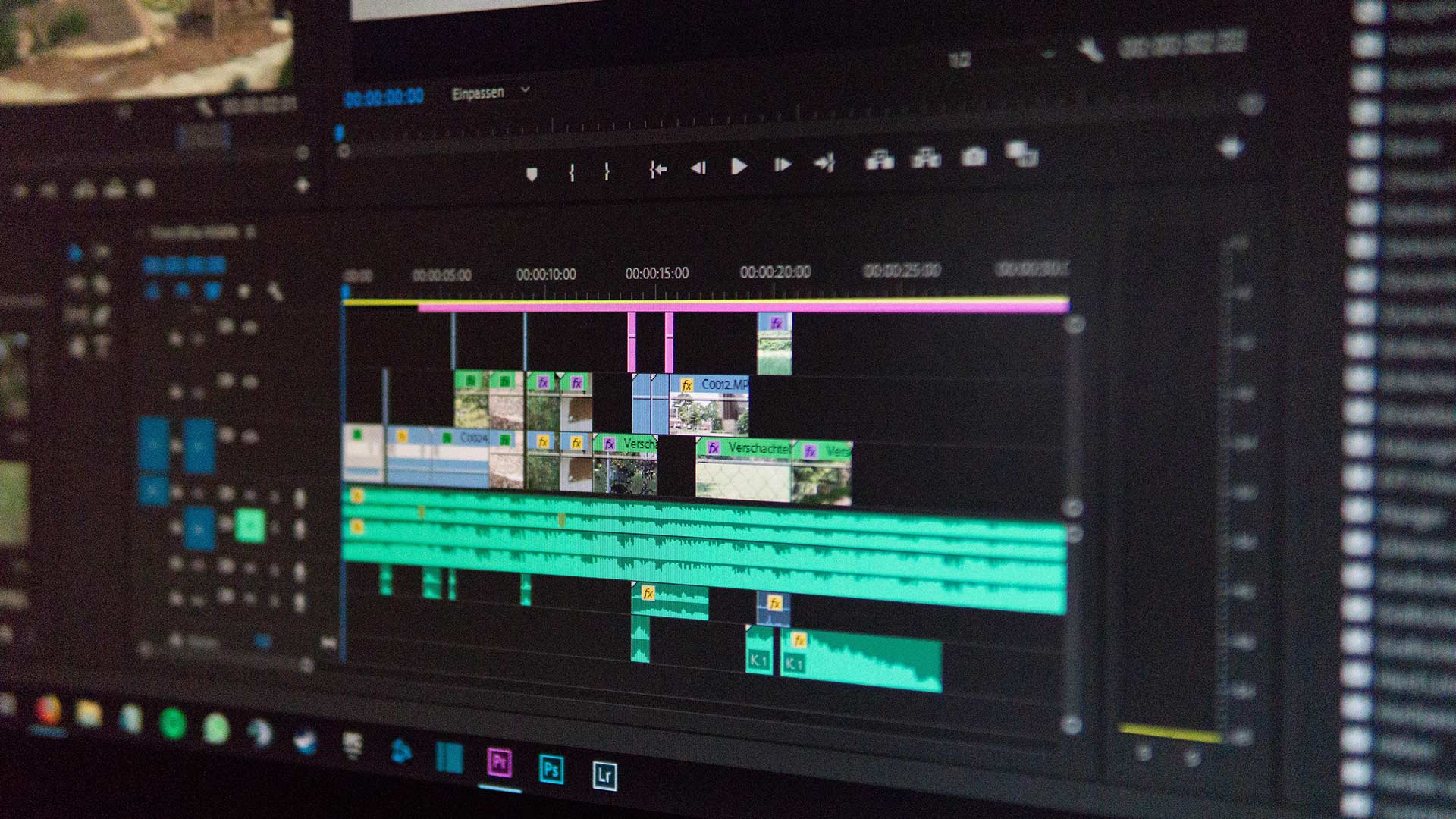 Outsourcing-to-a-Video-Editing-Company_5-Tips-to-Do-it-Right